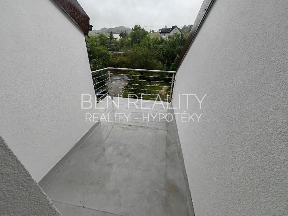 Prodej rodinného domu 230 m², pozemek 909 m² – fotografie 3