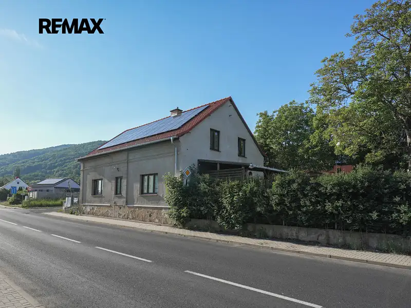 Prodej rodinného domu 252 m², pozemek 863 m², Krupka – náhled fotky 3