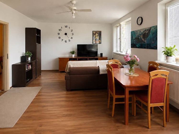 Prodej bytu 2+kk, 45 m² (2 z 10)