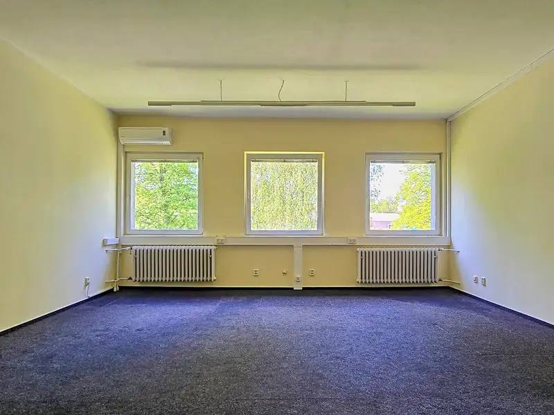 Pronájem kanceláře 35 m², Karviná – náhled fotky 1