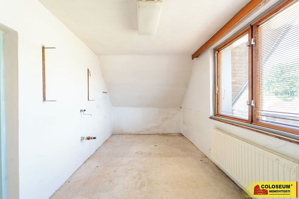 Prodej rodinného domu 241 m², pozemek 5008 m² – fotografie 5