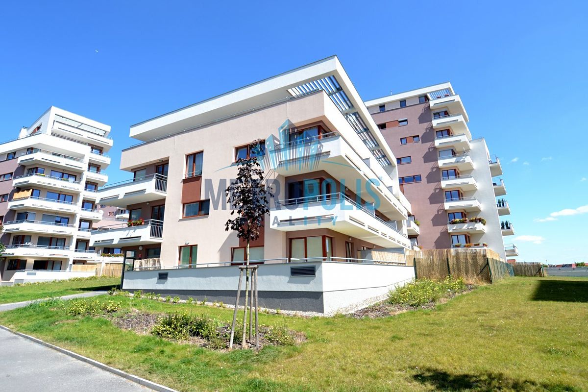 Pronájem bytu 2+kk 60 m² – fotografie 2