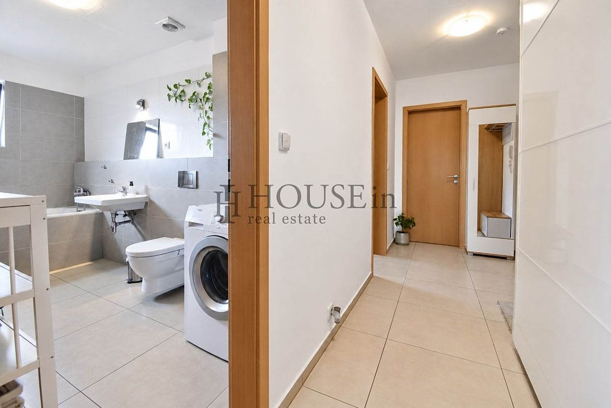 Pronájem bytu 2+kk 62 m² – fotografie 3