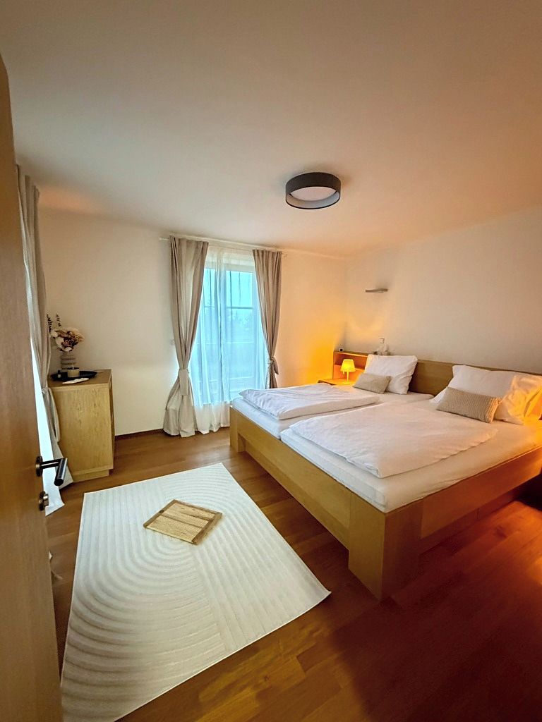 Pronájem bytu 4+kk 154 m² – fotografie 3