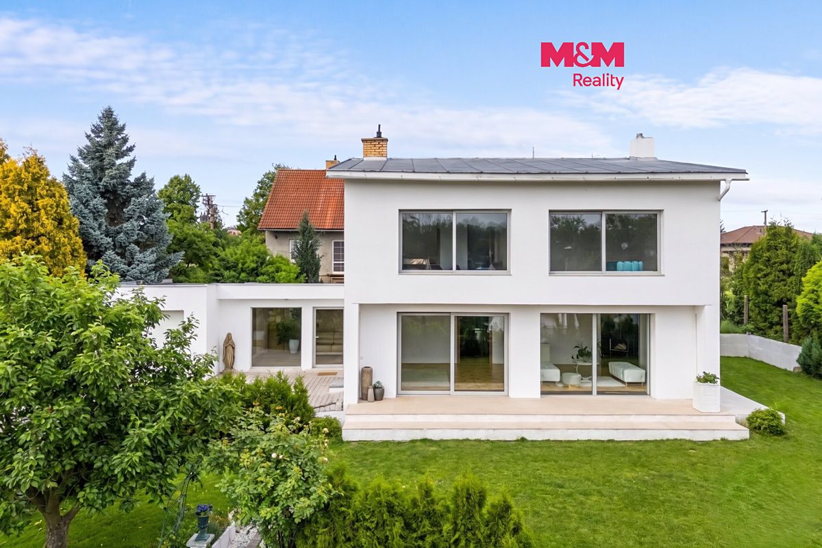 Prodej rodinného domu 180 m², pozemek 736 m²