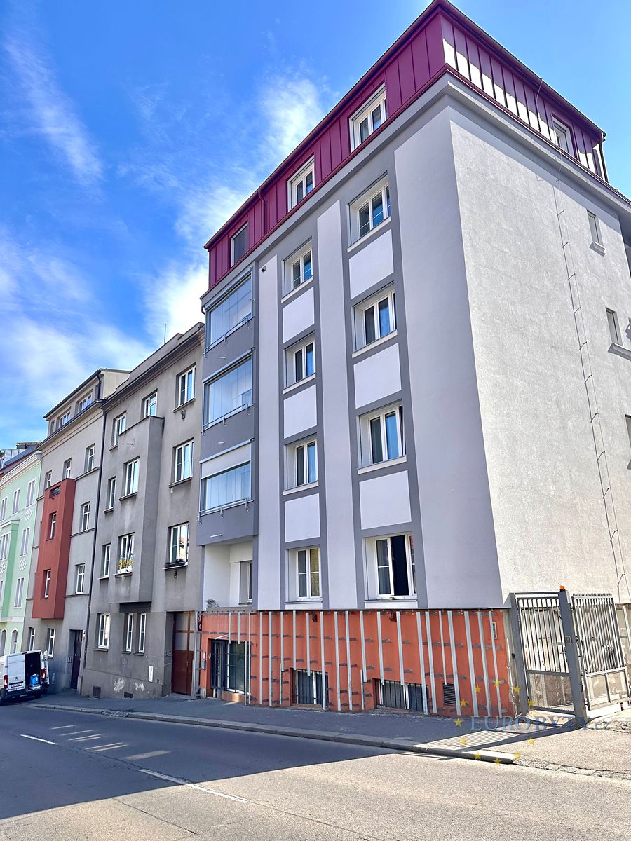 Prodej obchodního prostoru 74 m² – fotografie 3