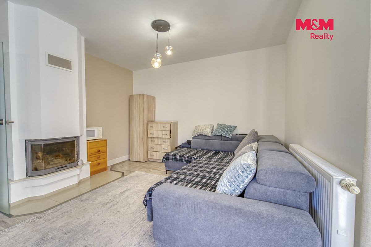 Prodej rodinného domu 266 m², pozemek 803 m² – fotografie 4