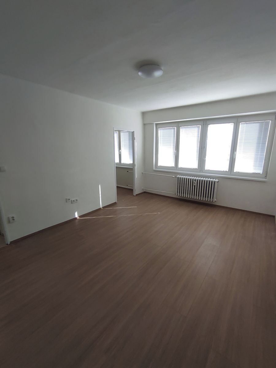 Pronájem bytu 1+1 27 m² – fotografie 4