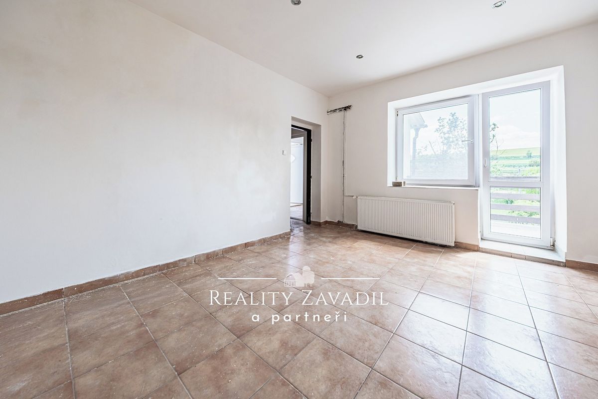 Prodej rodinného domu 940 m², pozemek 5787 m² – fotografie 4