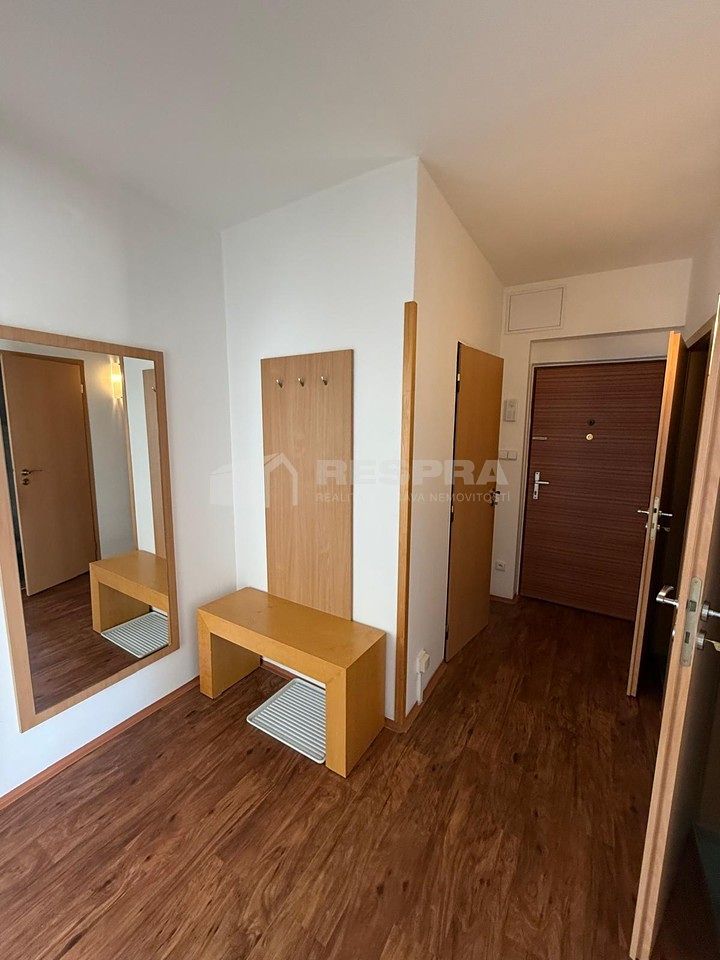 Pronájem bytu 2+1 63 m² – fotografie 4