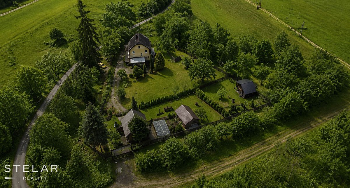 Prodej rodinného domu 400 m², pozemek 1843 m² – fotografie 2