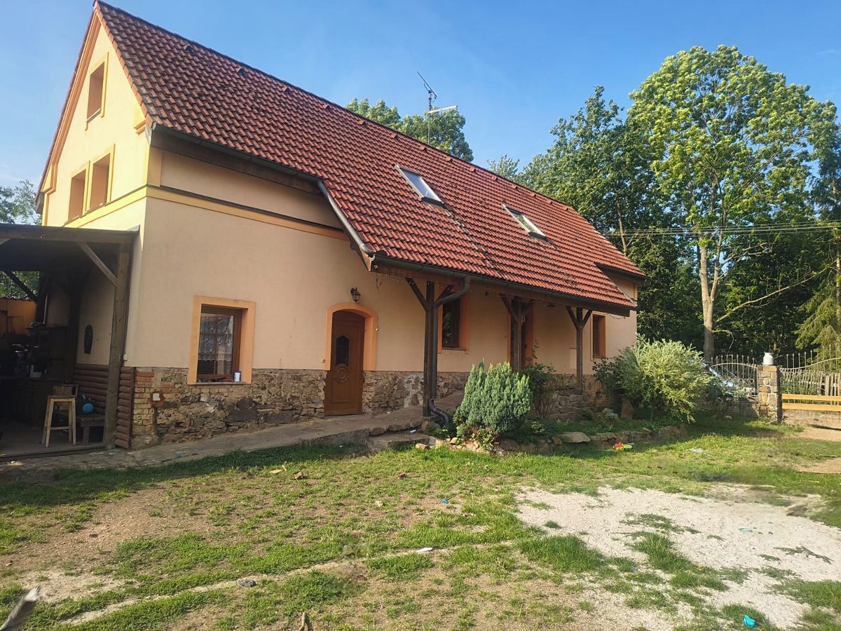 Prodej zemědělské usedlosti 200 m², pozemek 50000 m²