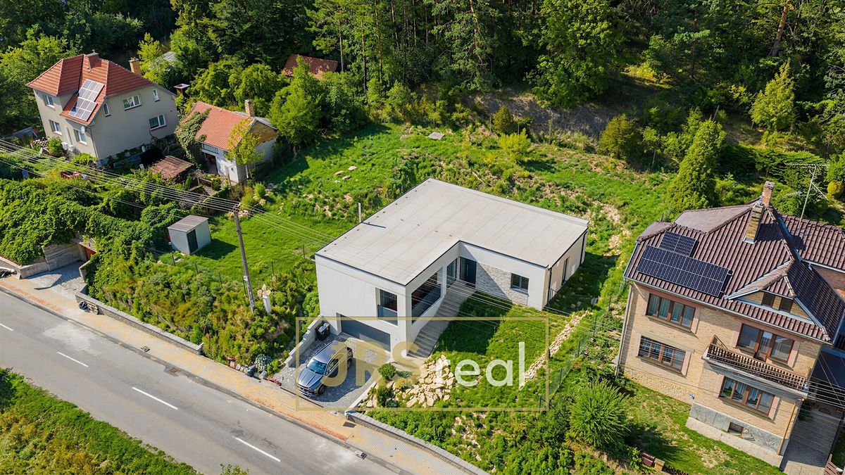 Prodej rodinného domu 240 m², pozemek 1178 m²