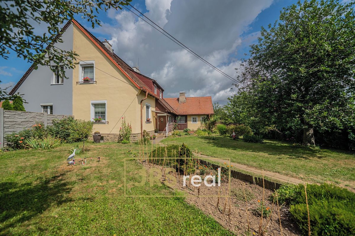 Prodej rodinného domu 185 m², pozemek 872 m²