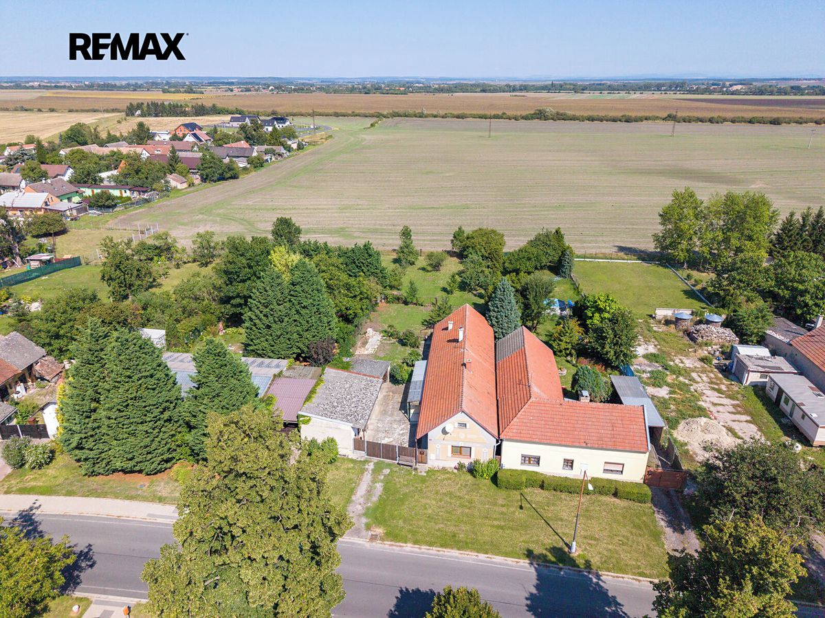 Prodej rodinného domu 112 m², pozemek 1855 m² – fotografie 2