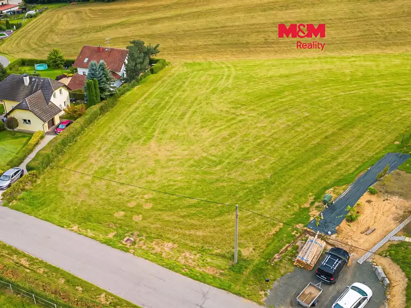 Prodej stavebního pozemku 1015 m², Semily – náhled fotky 1