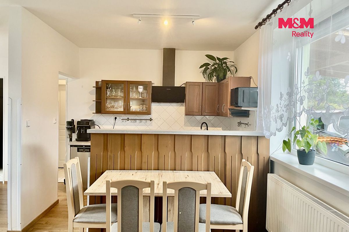 Prodej rodinného domu 140 m², pozemek 246 m² – fotografie 3