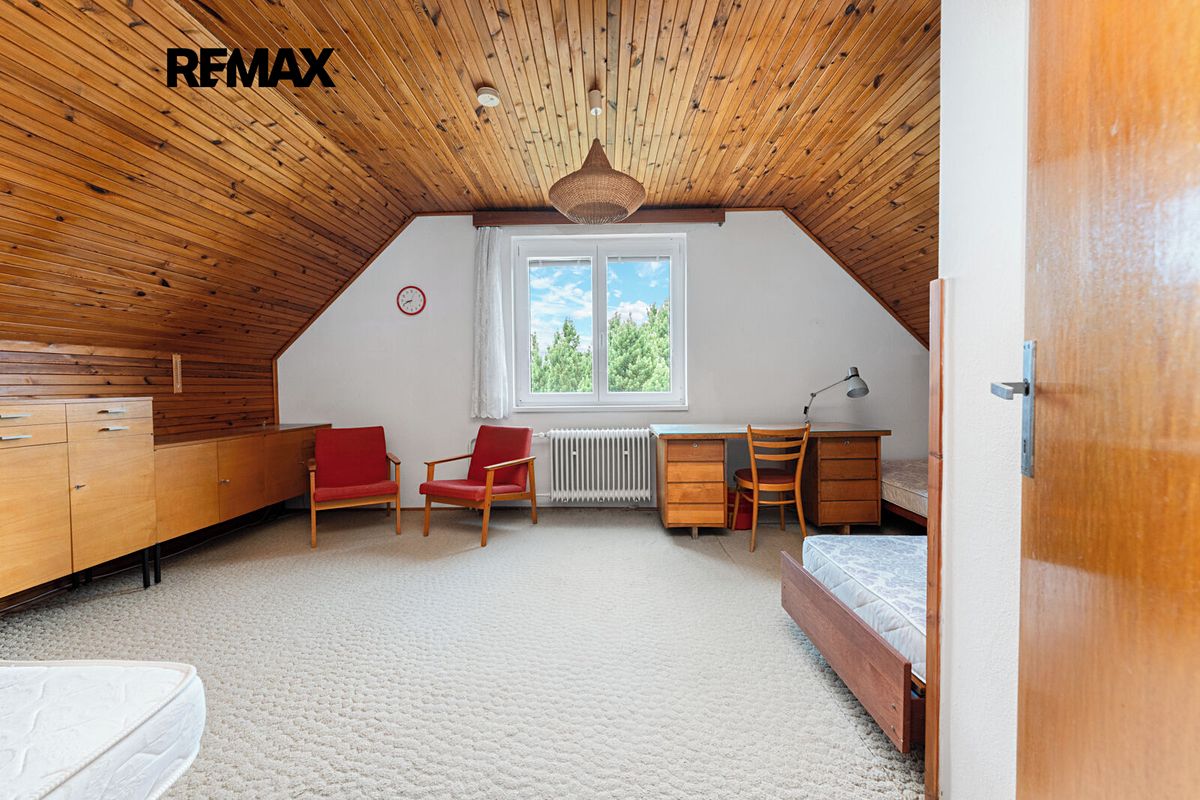 Prodej rodinného domu 208 m², pozemek 756 m² – fotografie 4