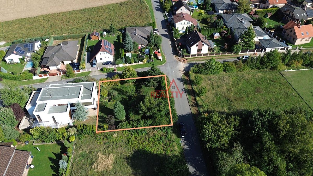 Prodej stavebního pozemku 802 m² – fotografie 2