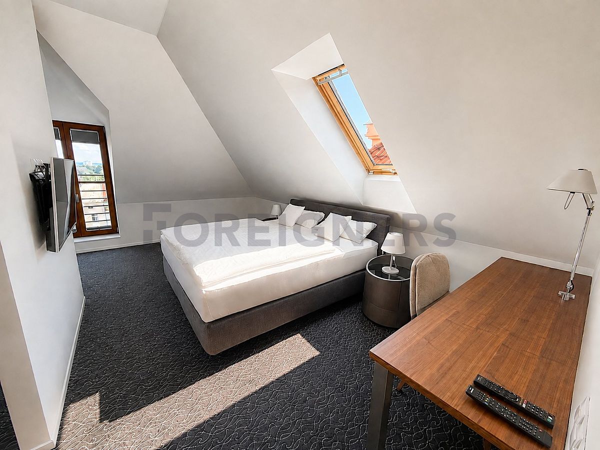 Pronájem bytu 1+kk 80 m²