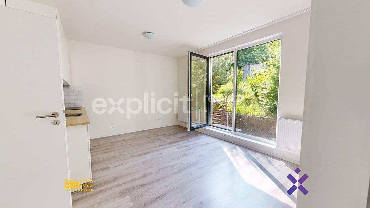 Pronájem bytu 2+kk 45 m² – fotografie 3