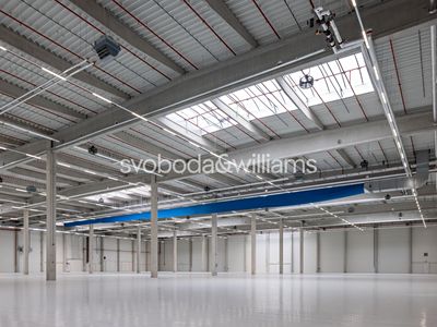 Pronájem výrobní haly, prostoru 4666 m²