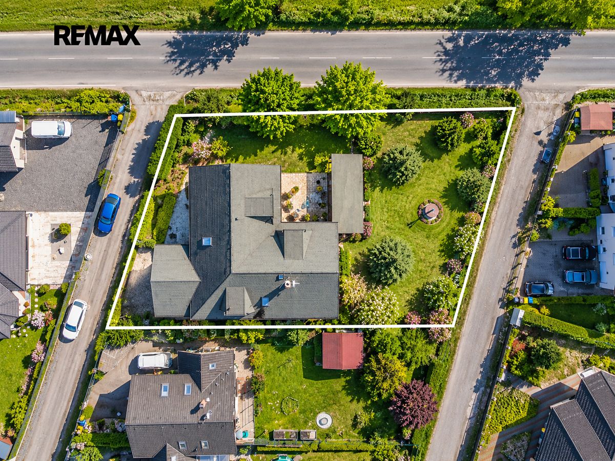 Prodej rodinného domu 286 m², pozemek 1078 m²