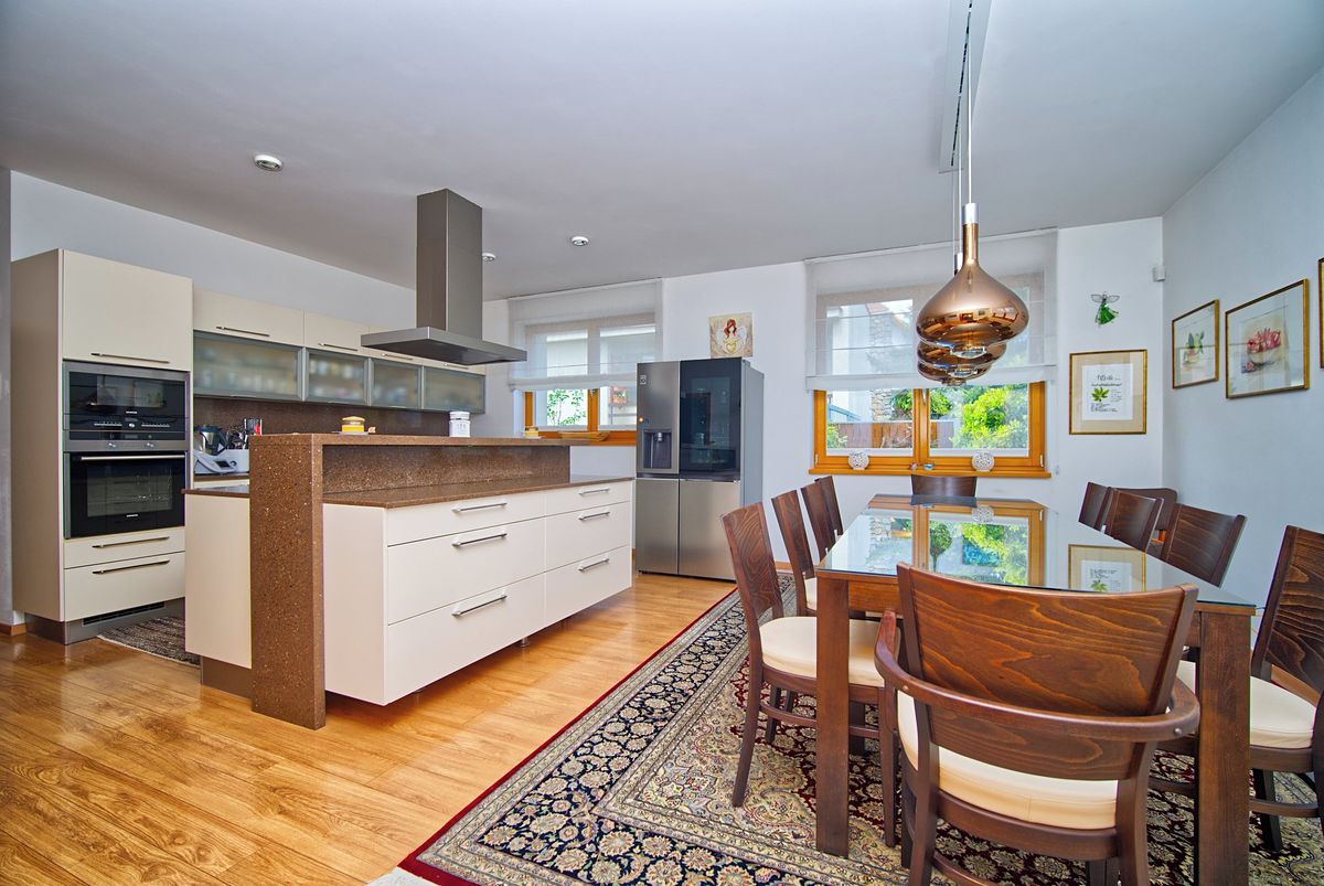 Prodej vily 376 m², pozemek 2273 m² – fotografie 4