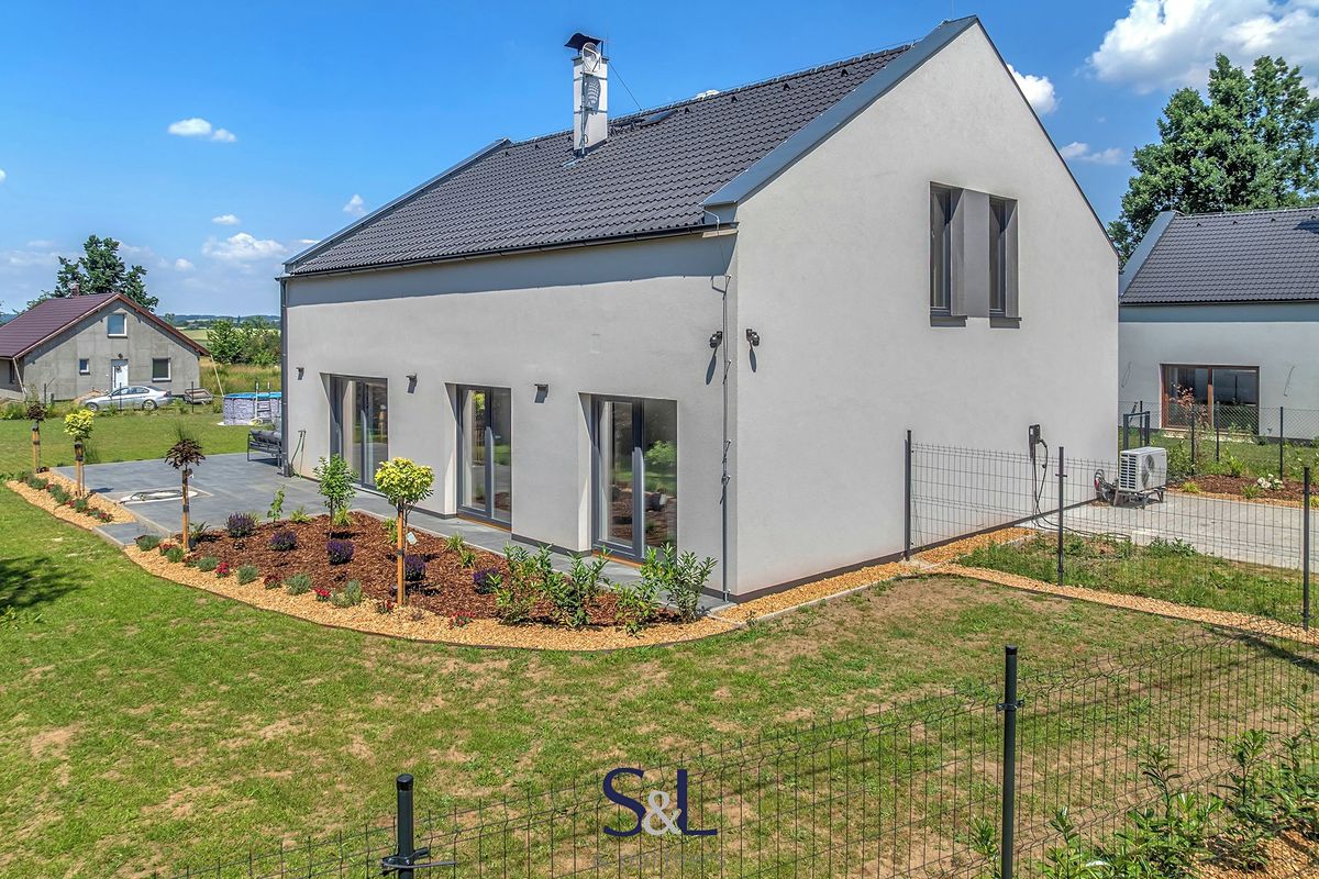 Prodej rodinného domu 106 m², pozemek 1254 m² – fotografie 2