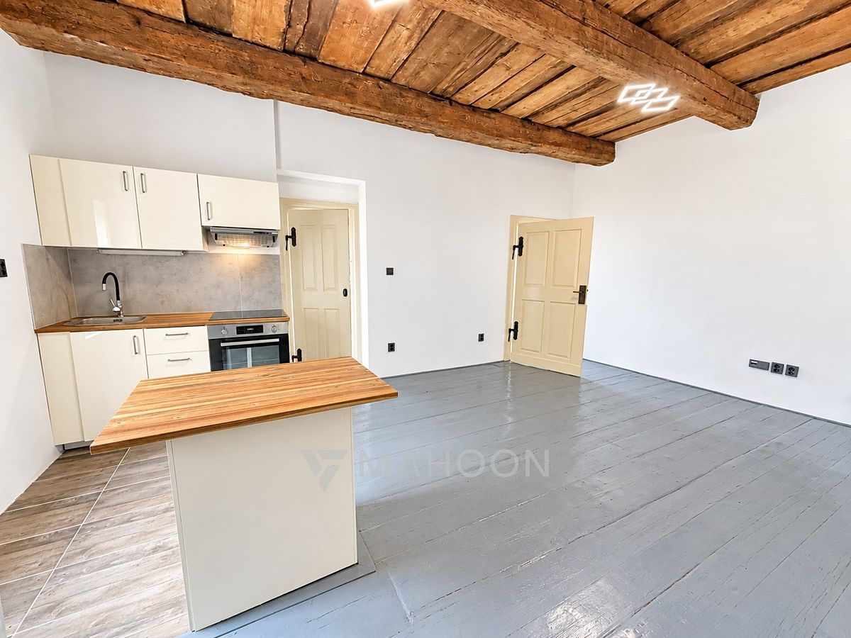 Pronájem bytu 2+kk 48 m² – fotografie 2