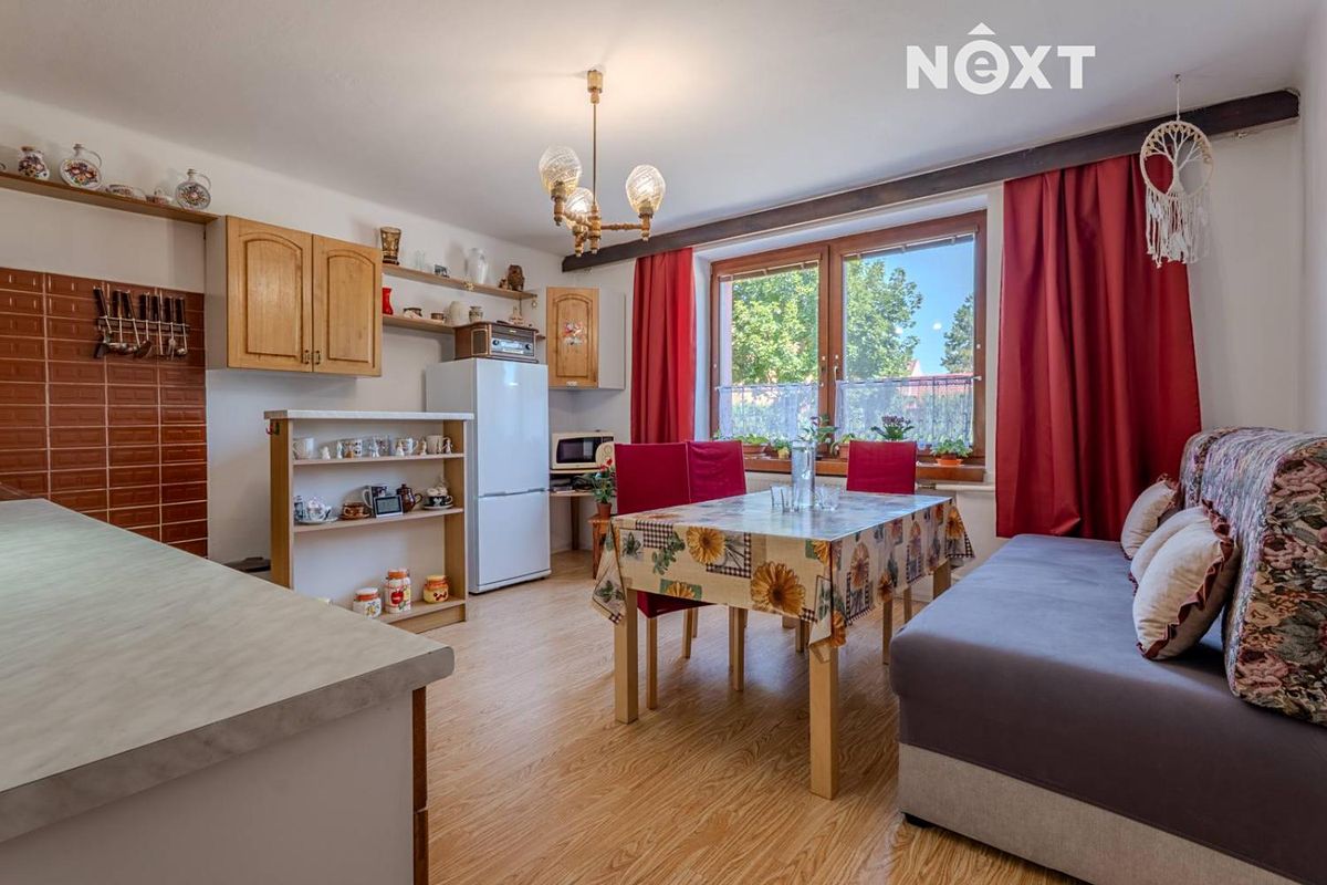 Prodej rodinného domu 240 m², pozemek 1150 m² – fotografie 5