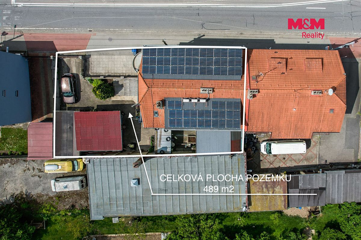 Prodej rodinného domu 422 m², pozemek 489 m² – fotografie 2