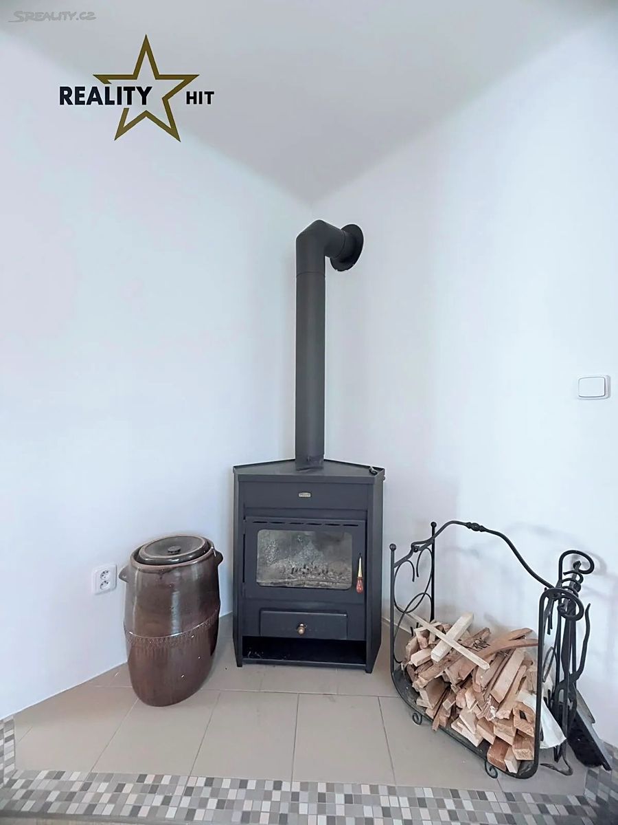 Prodej rodinného domu 279 m², pozemek 700 m² – fotografie 4