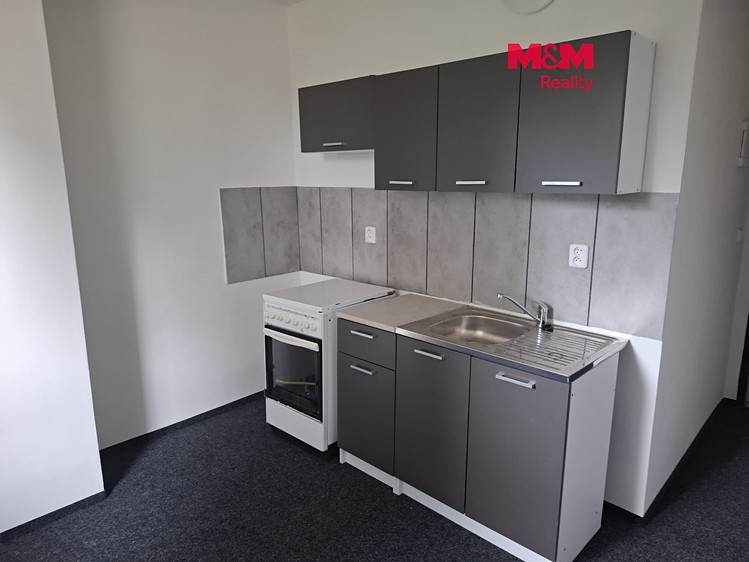 Pronájem bytu 2+kk, 40 m² (1 z 4)
