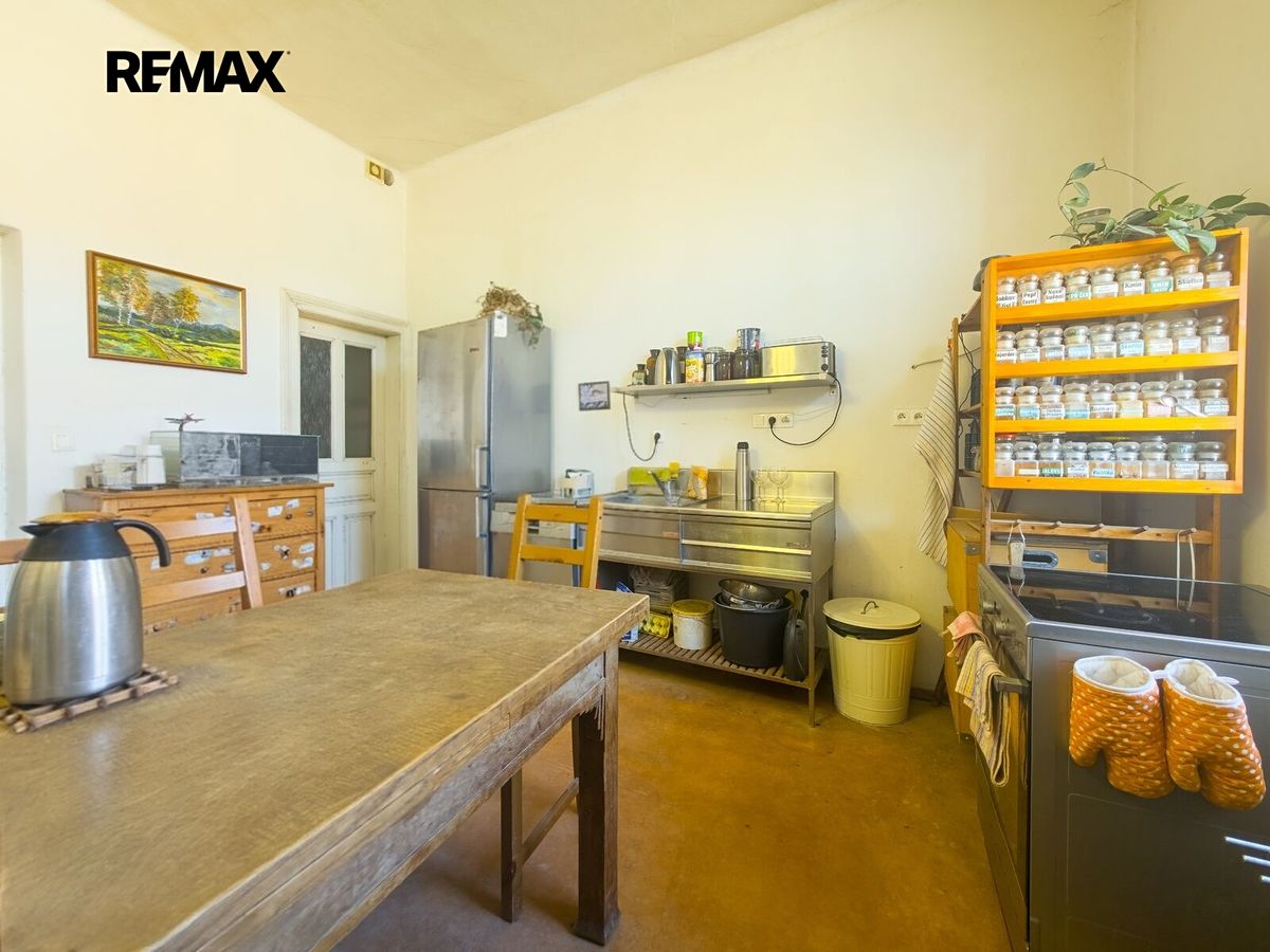Prodej vícegeneračního domu 441 m², pozemek 369 m² – fotografie 2