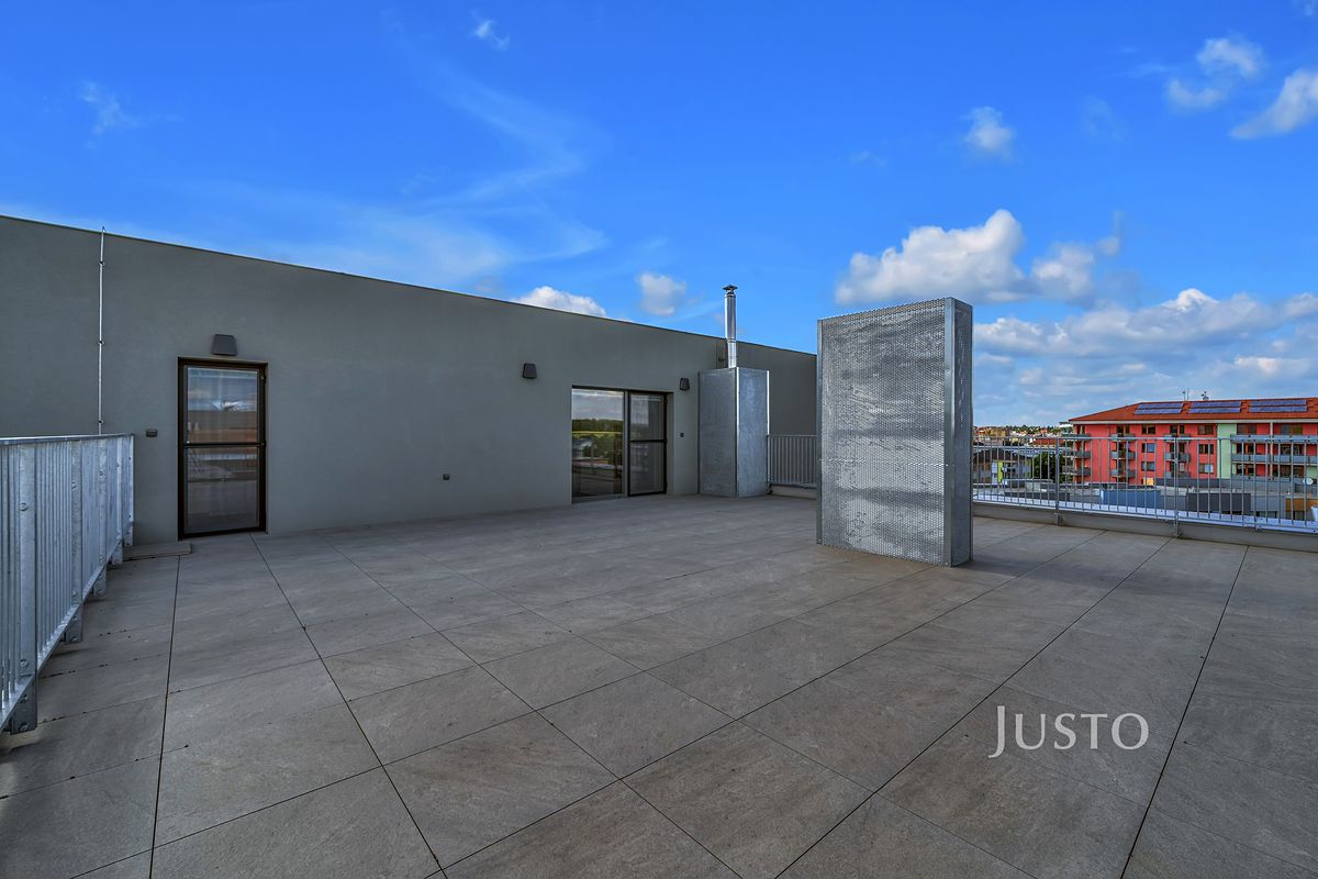 Pronájem bytu 3+kk 80 m² – fotografie 2