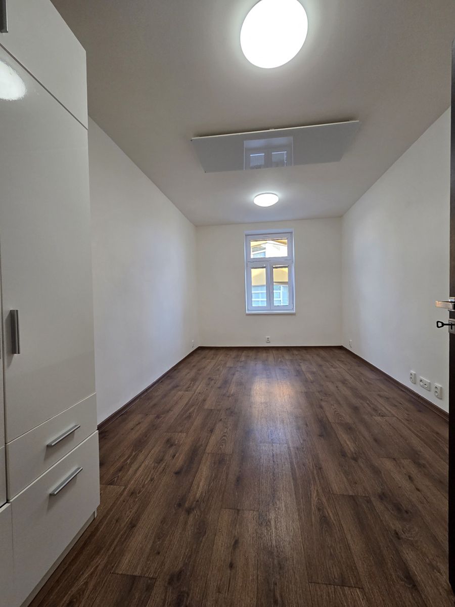 Pronájem bytu 1+1 39 m² – fotografie 2