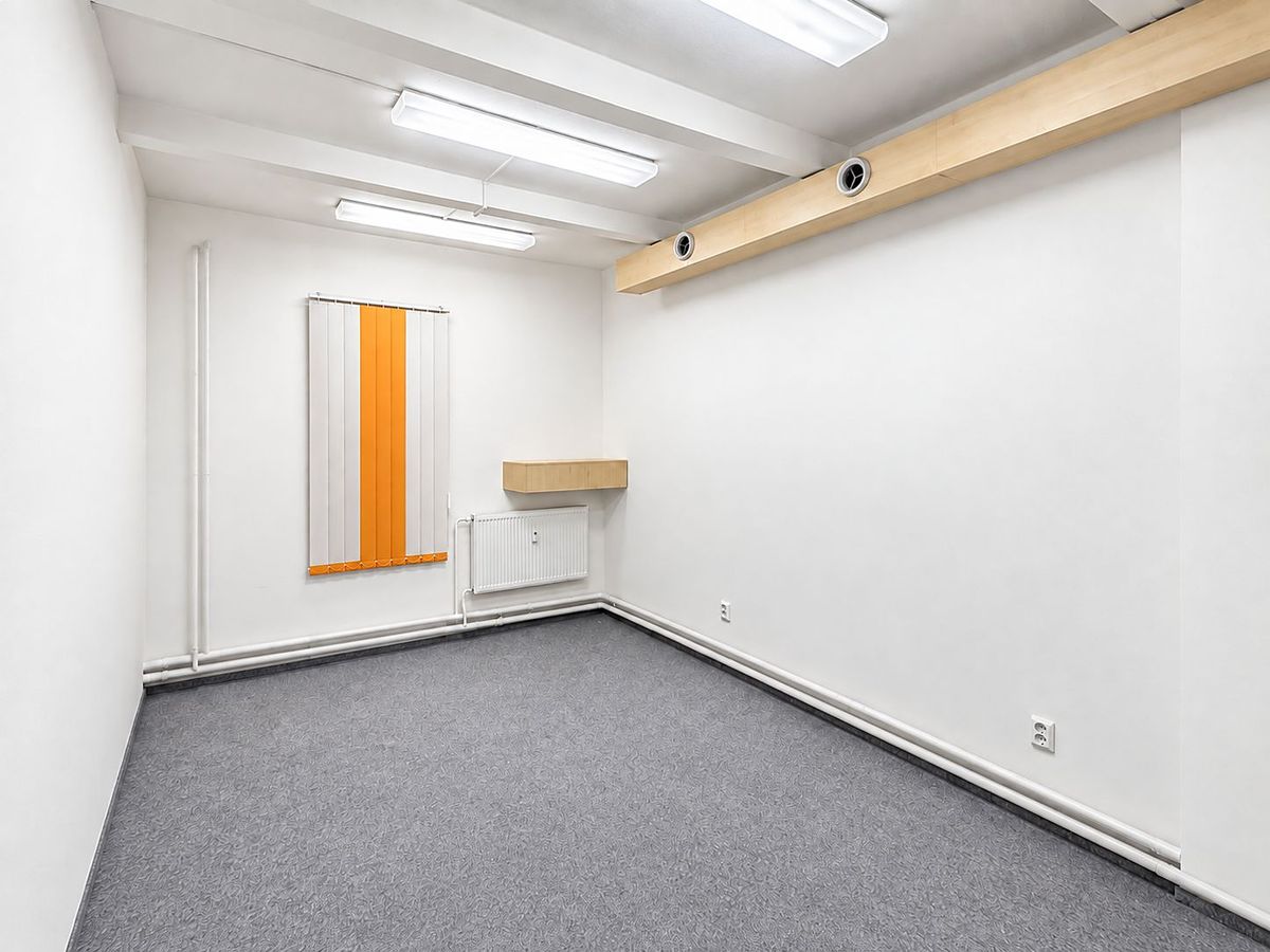 Pronájem kanceláře 60 m² – fotografie 2