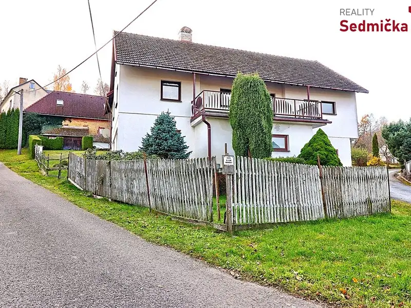 Prodej rodinného domu 318 m², pozemek 1300 m², Věcov – náhled fotky 2