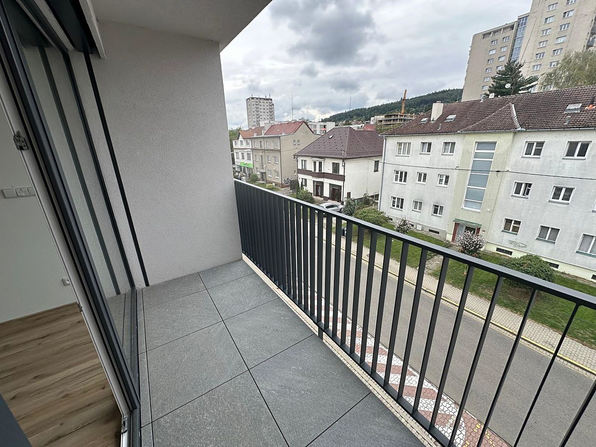 Pronájem bytu 1+kk 38 m² – fotografie 5