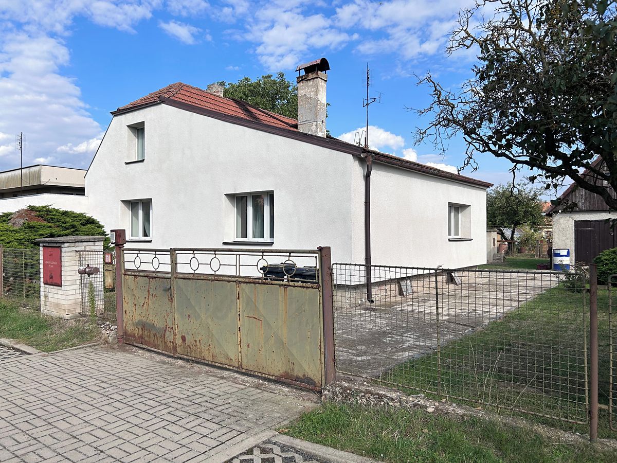 Prodej rodinného domu 120 m², pozemek 1337 m² – fotografie 2
