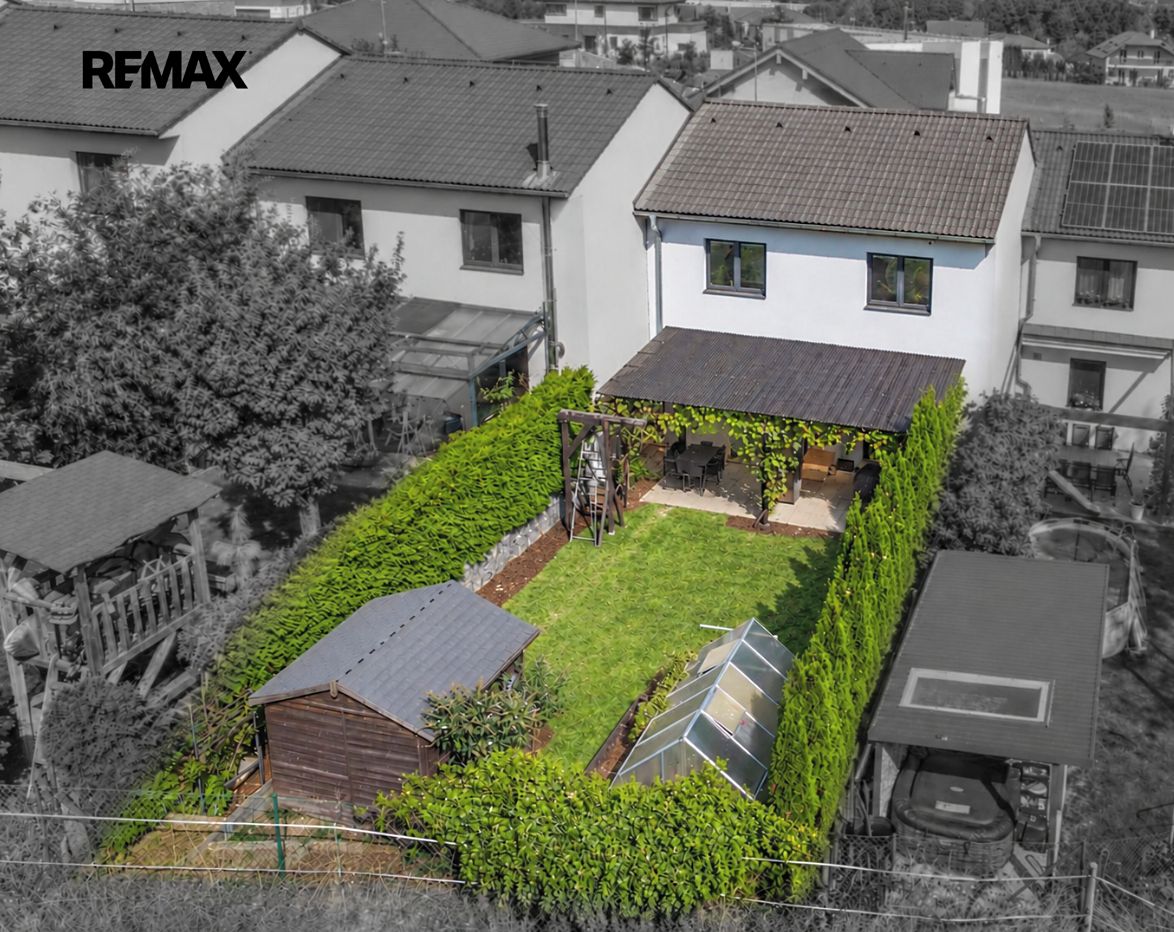 Prodej rodinného domu 108 m², pozemek 67 m² – fotografie 2