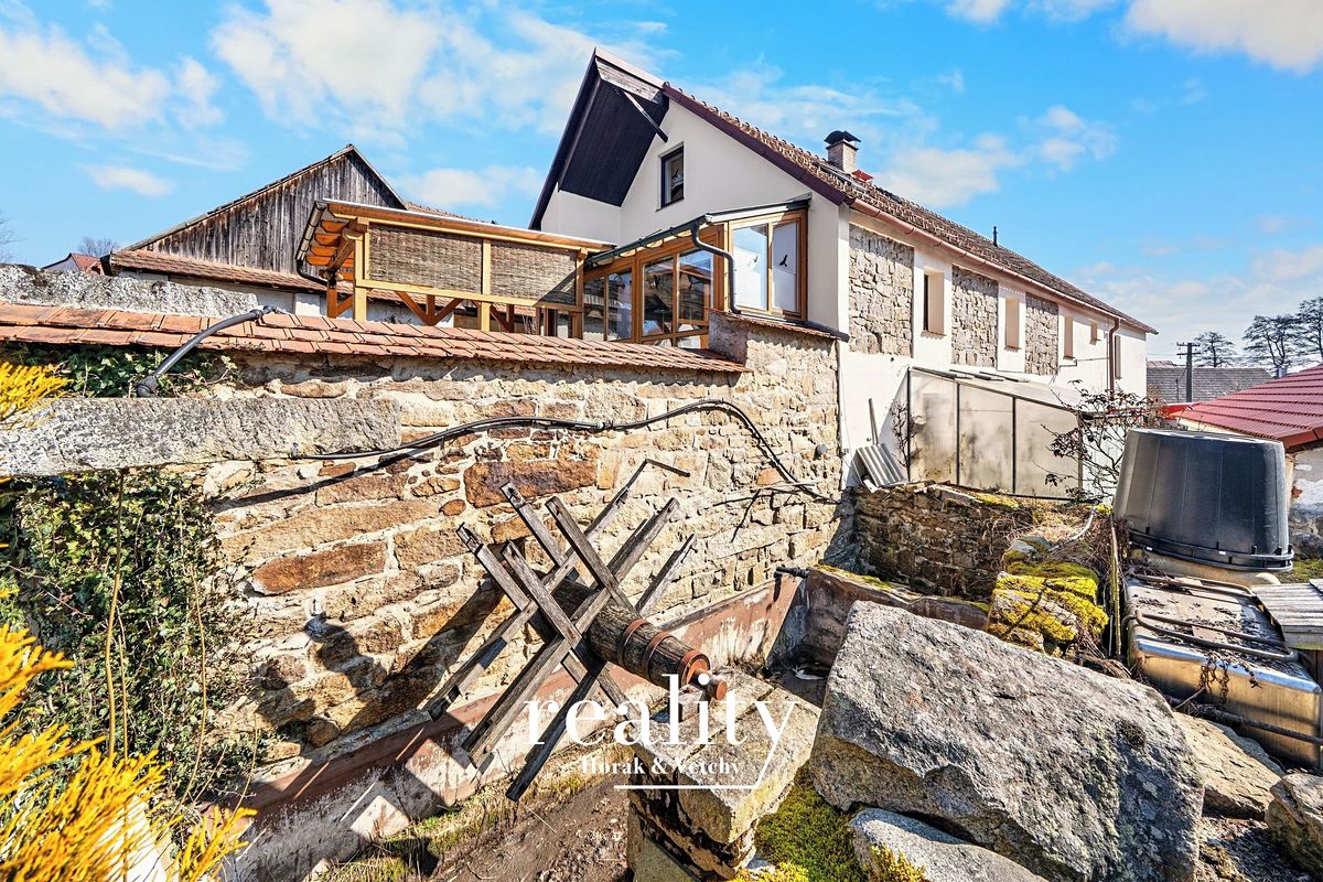 Prodej rodinného domu 179 m², pozemek 3394 m² – fotografie 3