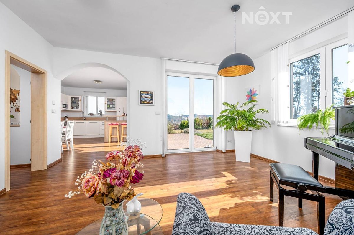 Prodej rodinného domu 140 m², pozemek 1031 m² – fotografie 3