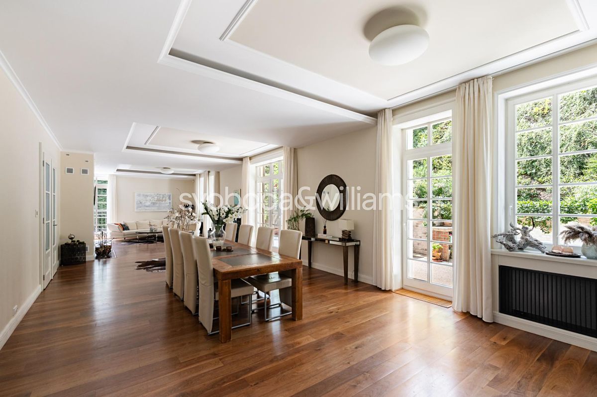 Prodej rodinného domu 459 m², pozemek 1067 m² – fotografie 5