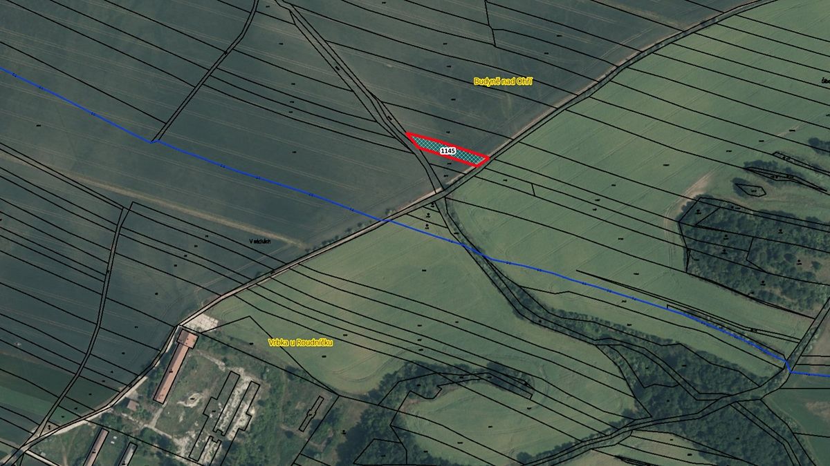 Prodej pole 899 m²