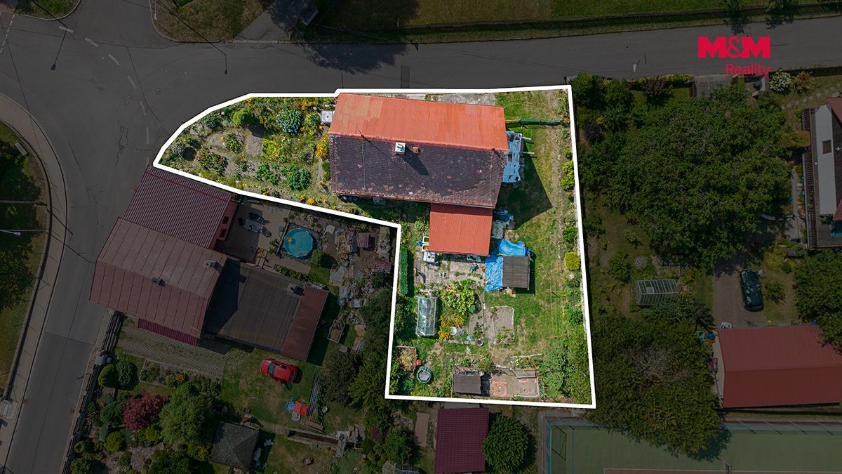 Prodej rodinného domu 180 m², pozemek 765 m² – fotografie 2