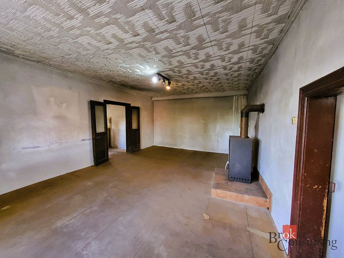 Prodej rodinného domu 220 m², pozemek 298 m² – fotografie 3