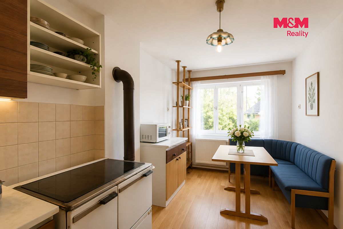 Prodej rodinného domu 100 m², pozemek 854 m² – fotografie 2