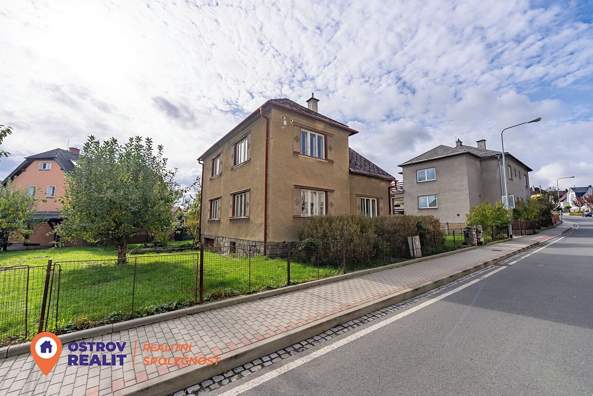 Prodej rodinného domu 140 m², pozemek 647 m² – fotografie 4